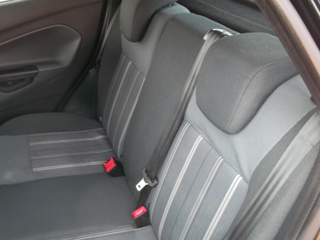 Ford Fiesta 1.2 Benzina Neopatentati 2009