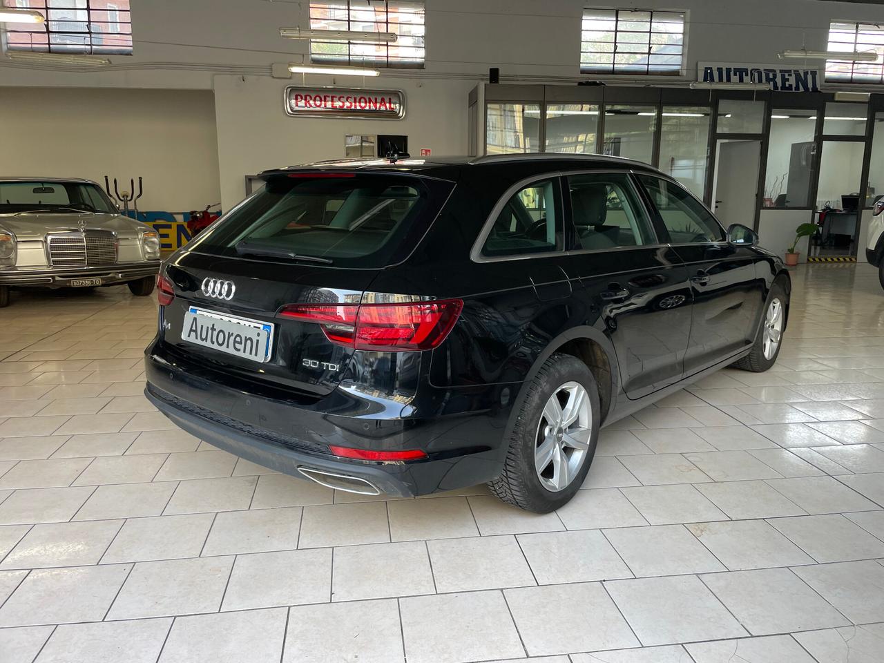 Audi A4 Avant 30 TDI S tronic Design