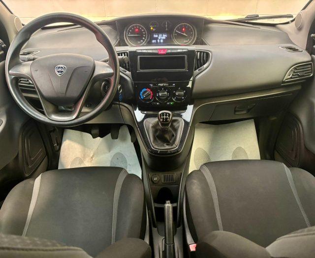 LANCIA Ypsilon 1.2 69 CV 5 porte Silver