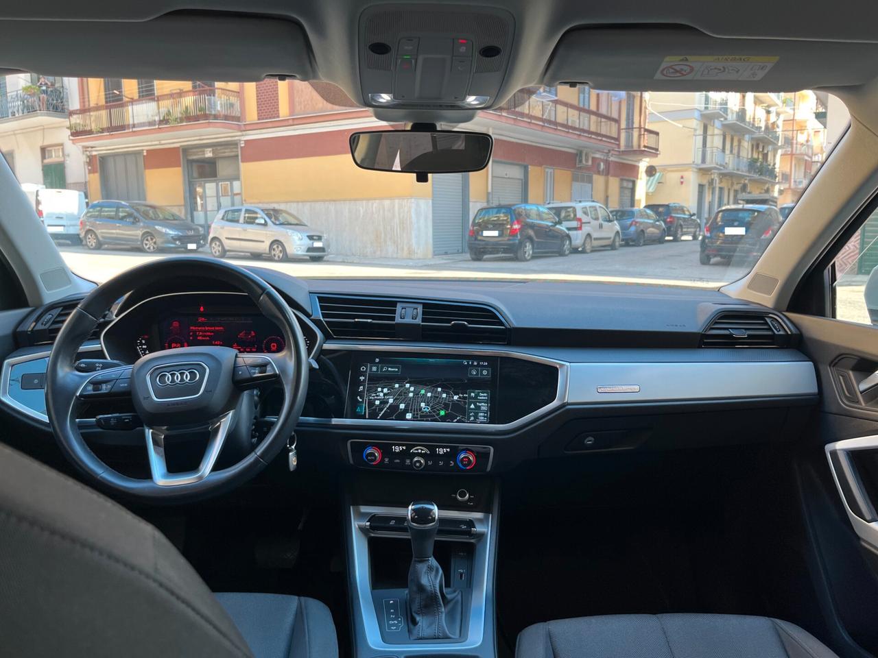 Audi Q3 40 TDI quattro S tronic Business