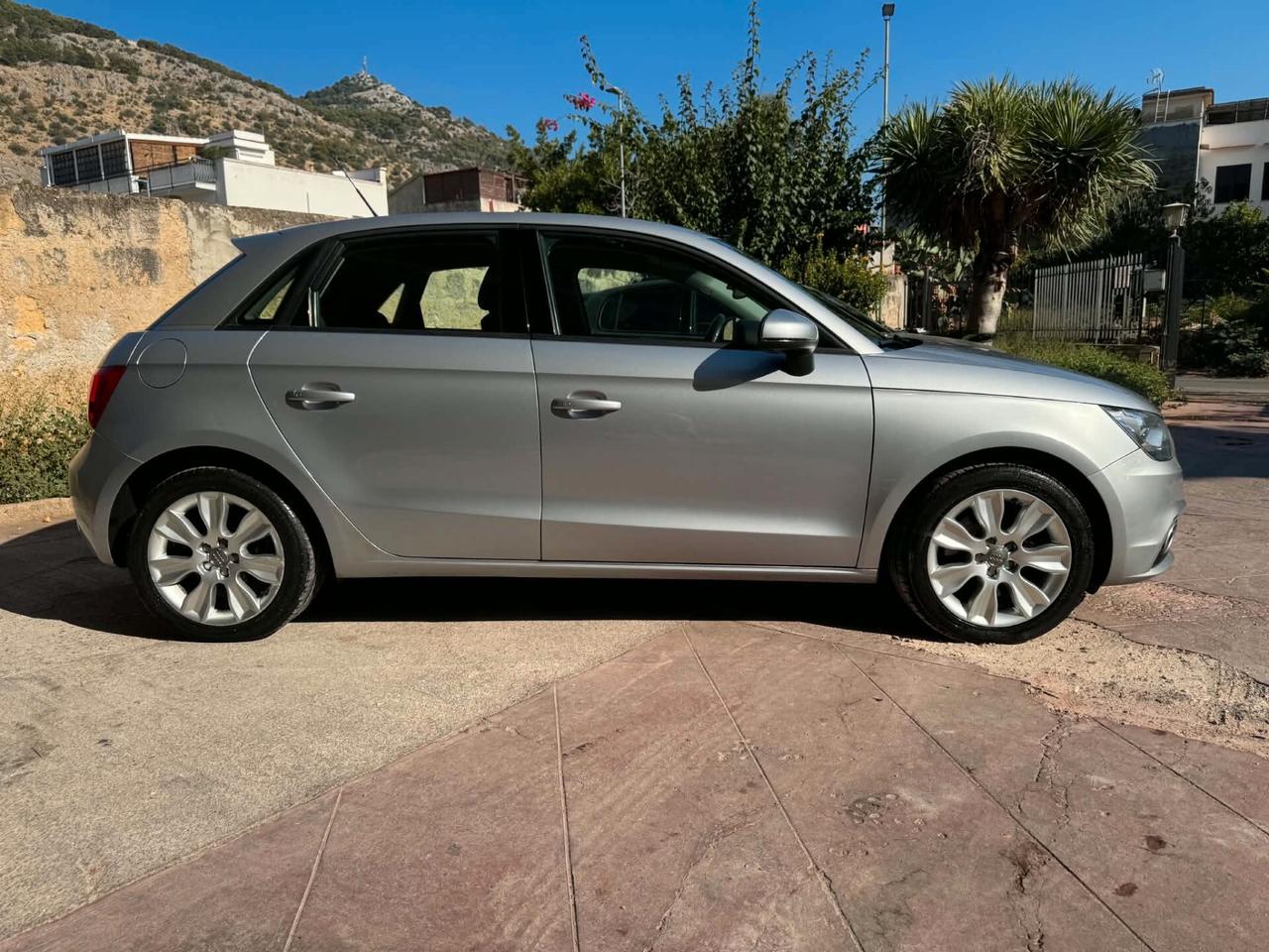 AUDI A1 1.6 TDI 105CV AMBITION 2015 BI-XENON