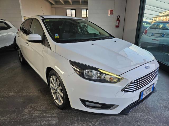 Ford Focus 2015 5p 1.5 tdci Plus s E6 neopatentati