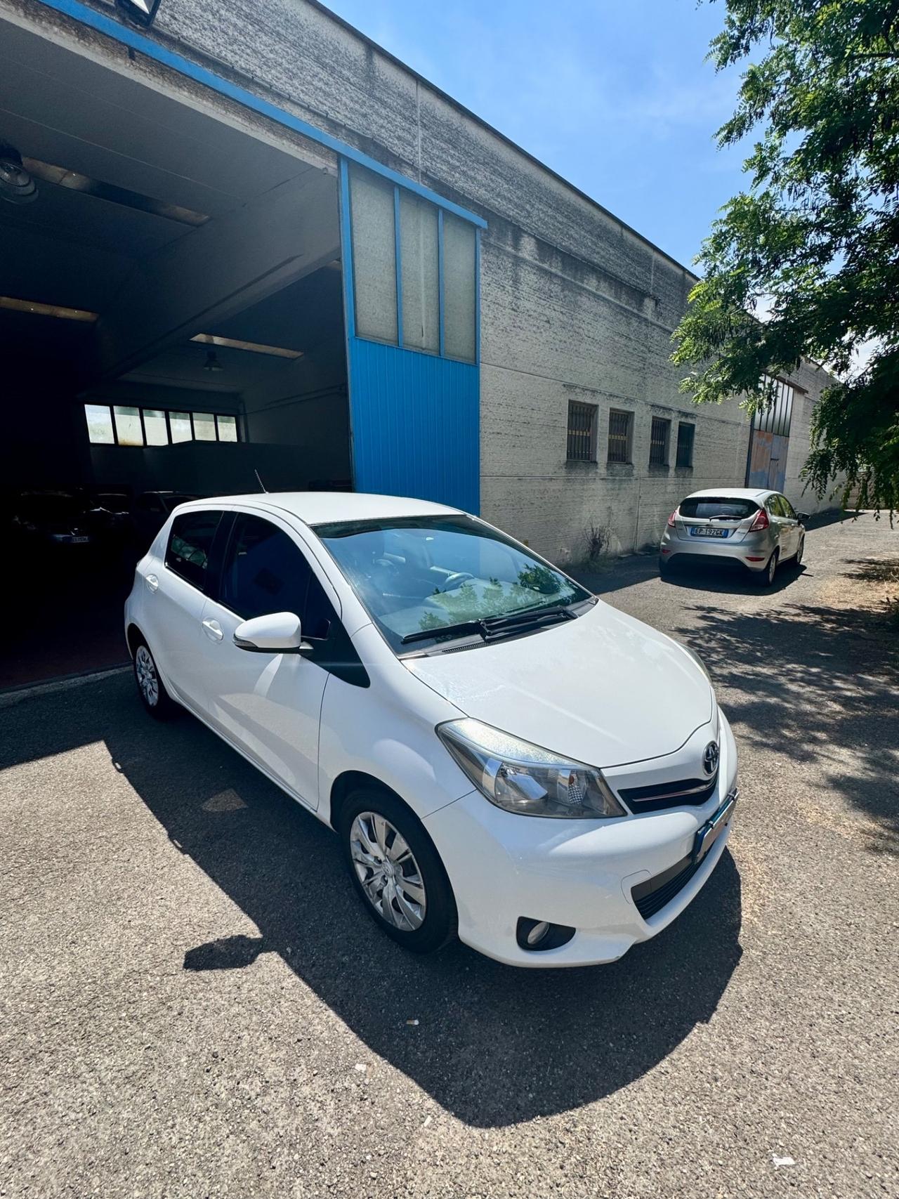 Toyota Yaris 1.0 5 porte Lounge