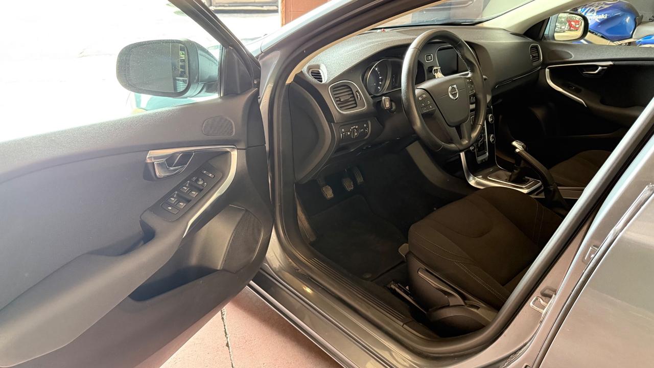 Volvo V40 D2 Business