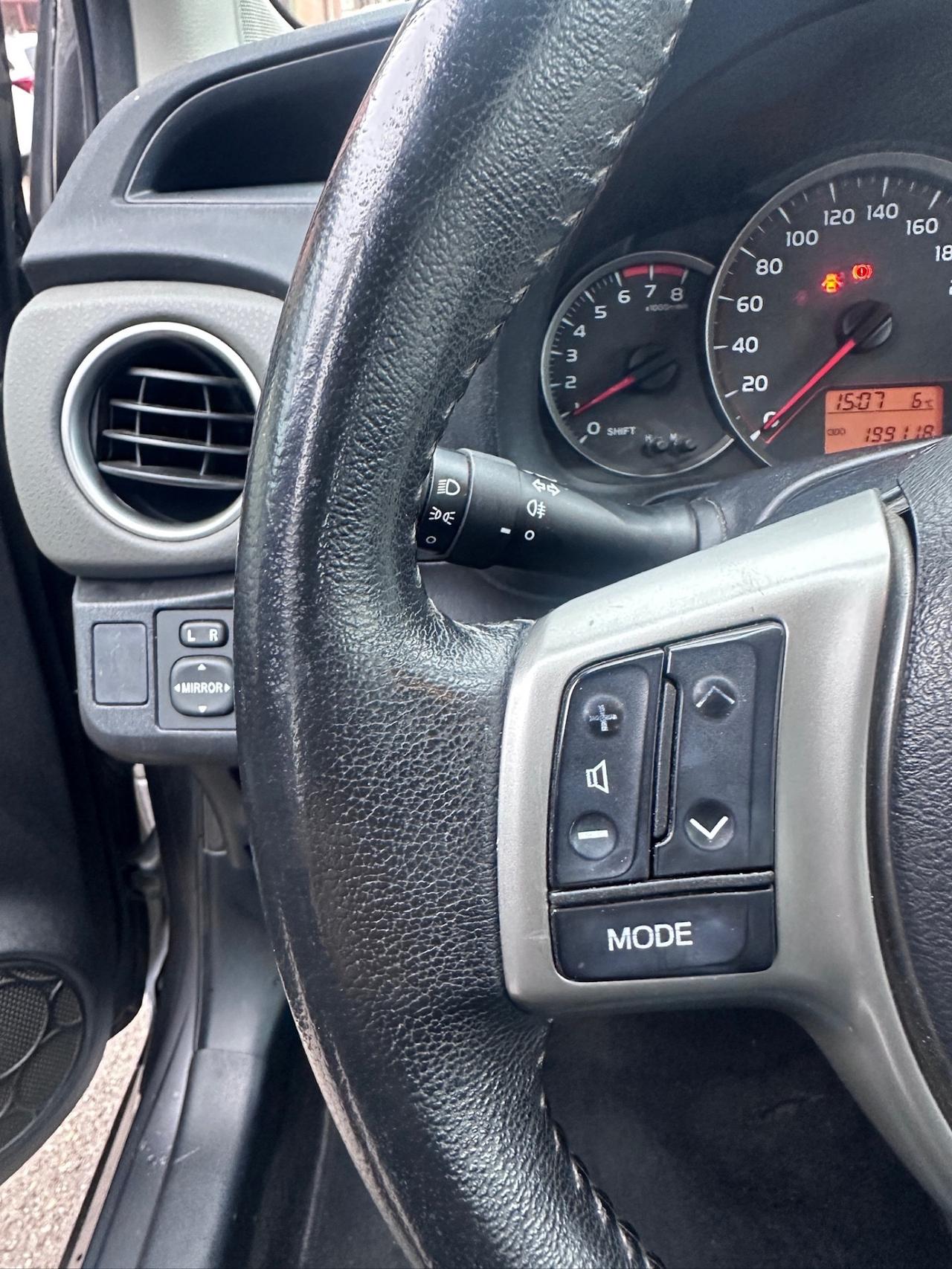 Toyota Yaris 1.0 5 porte Lounge Neopatentati