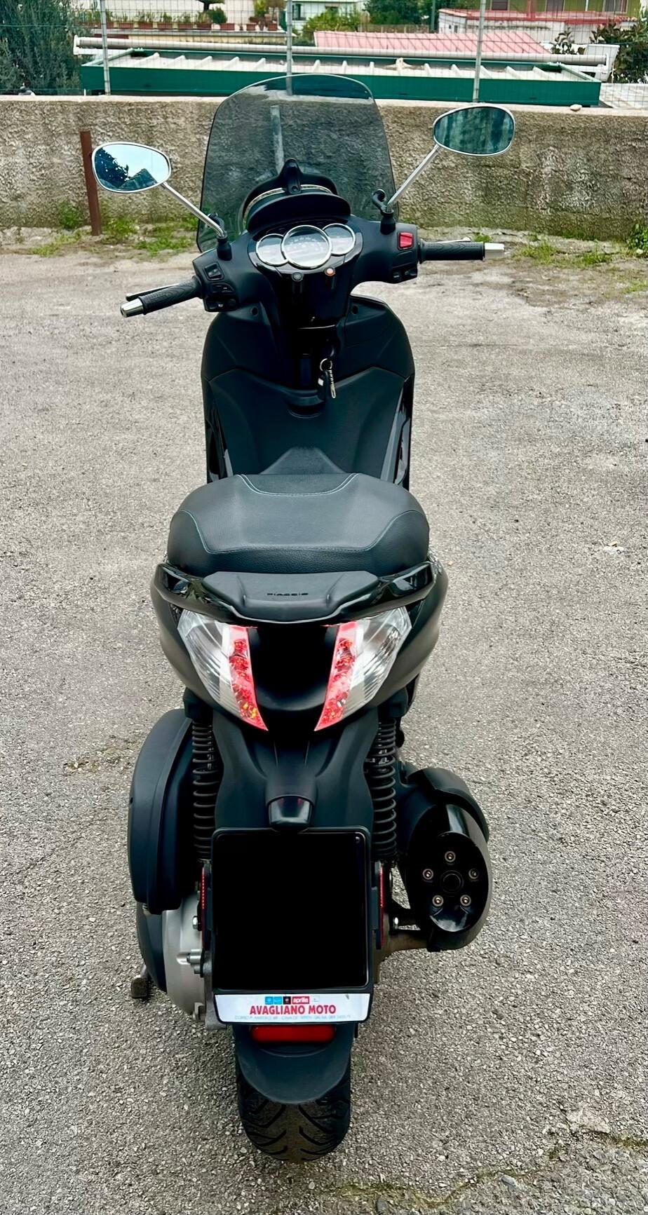 Piaggio Beverly 350 Police Acc.Permute