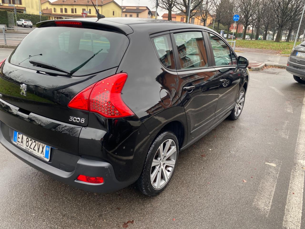 Peugeot 3008 1.6 HDi 110CV cambio robotizzato Premium