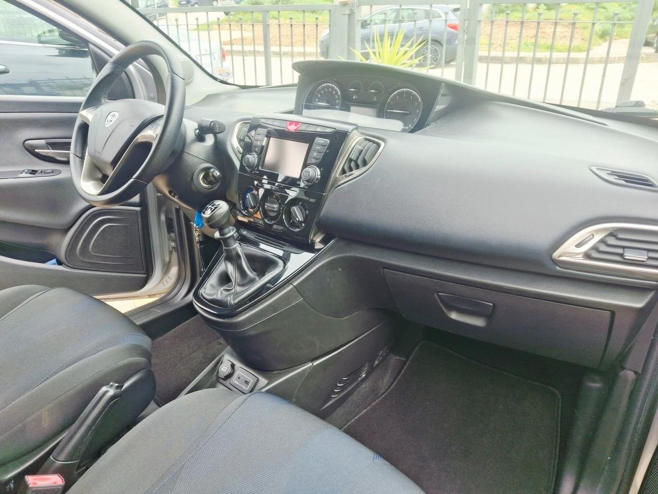 Lancia Ypsilon 1.2 69 CV 5 porte GPL Ecochic Gold