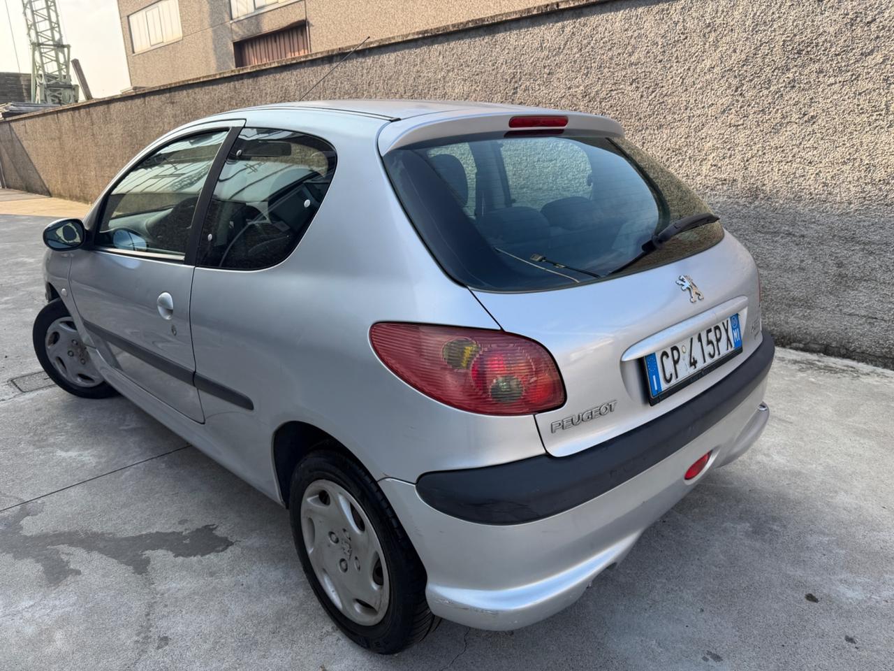 Peugeot 206 1.1 benzina clima neopatentati