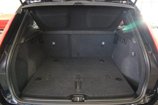 VOLVO XC40 T2 automatico Essential AUTOCARRO N1