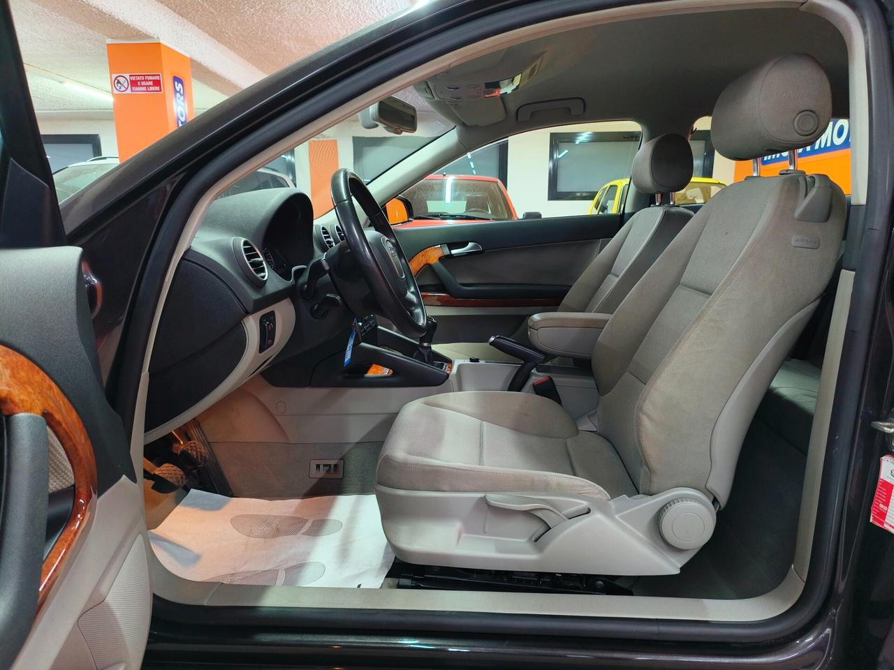 Audi A3 1.6 16V FSI Ambition