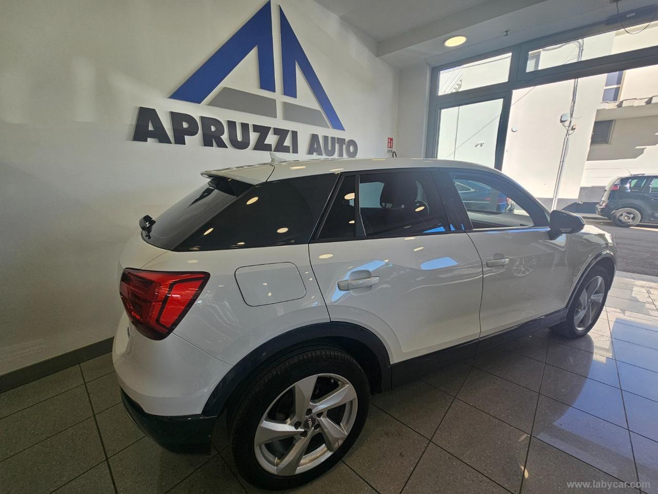 AUDI Q2 35 TDI quattro S tronic Business Adv.
