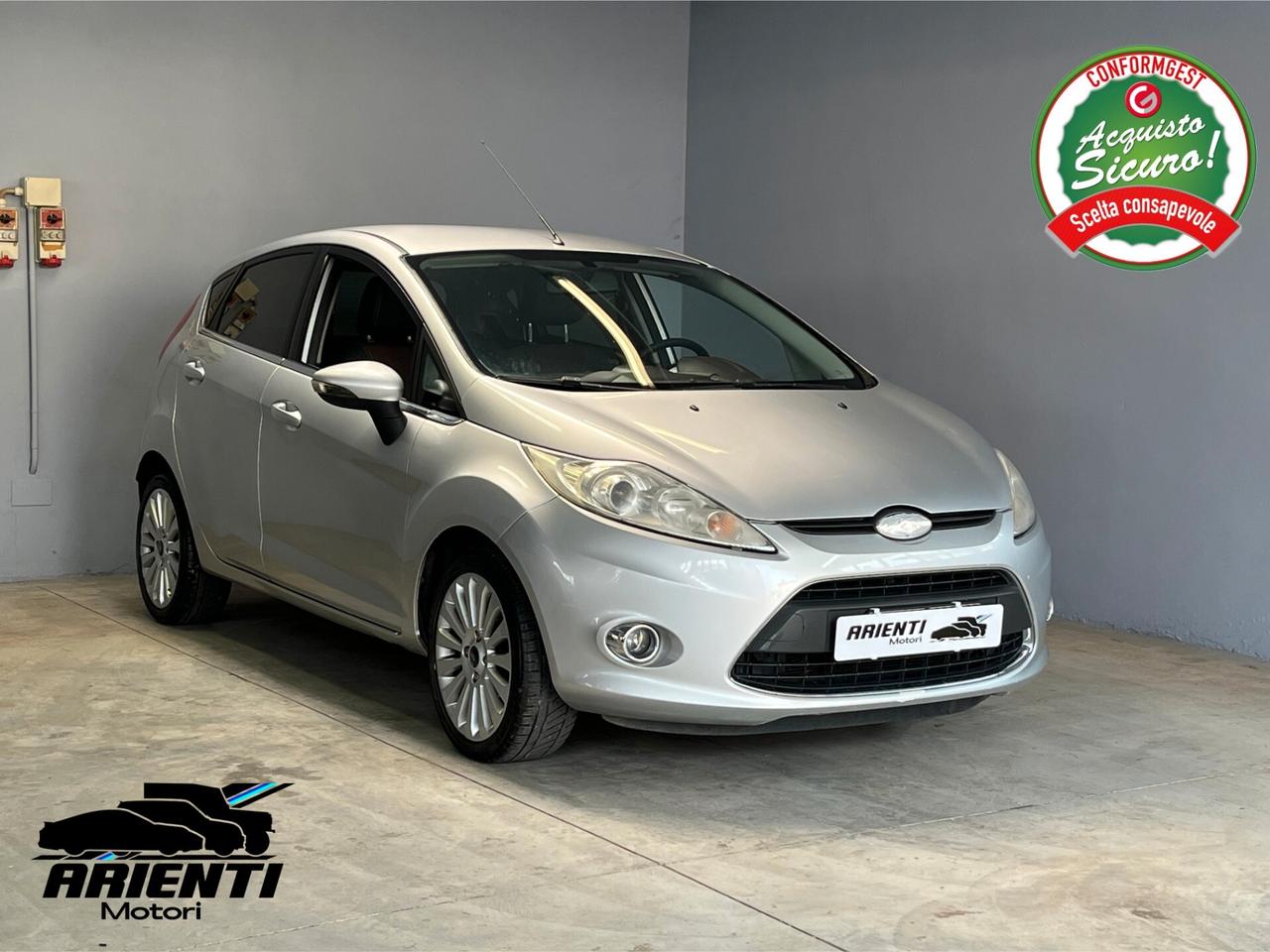 Ford Fiesta 1.2cc TITANIUM 82cv 5 PORTE x NEOPATENTATI