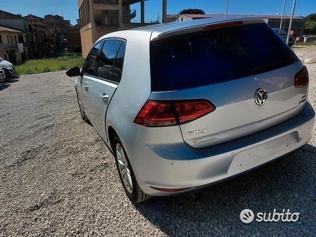 VOLKSWAGEN Golf 7 2015 permuta e finanziamento