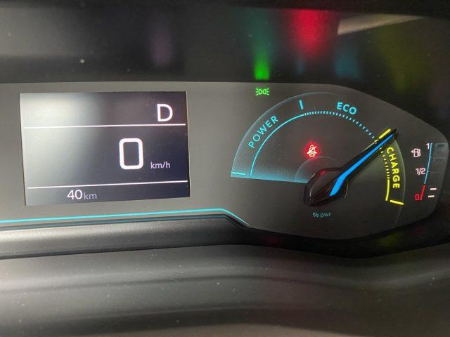 PEUGEOT 2008 Hybrid 136 e-DCS6 Style
