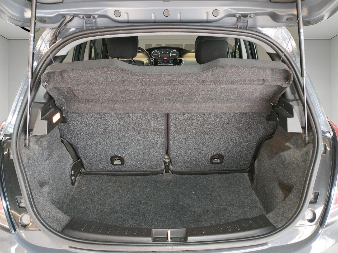 Lancia Ypsilon 1.2 Silver 69cv