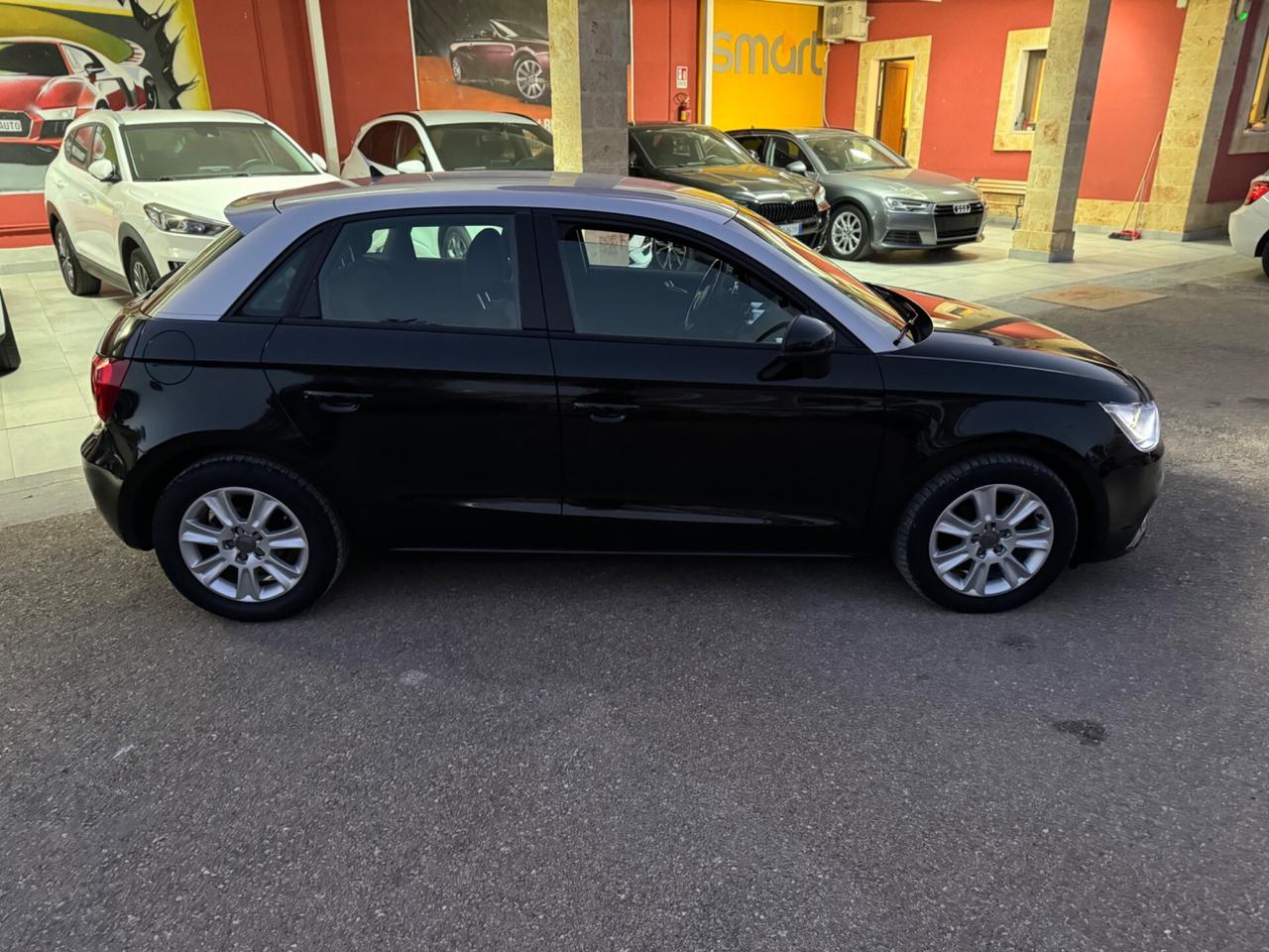 Audi A1 SB 1.6 tdi 90cv Led Navi Bicolor Neopatentati