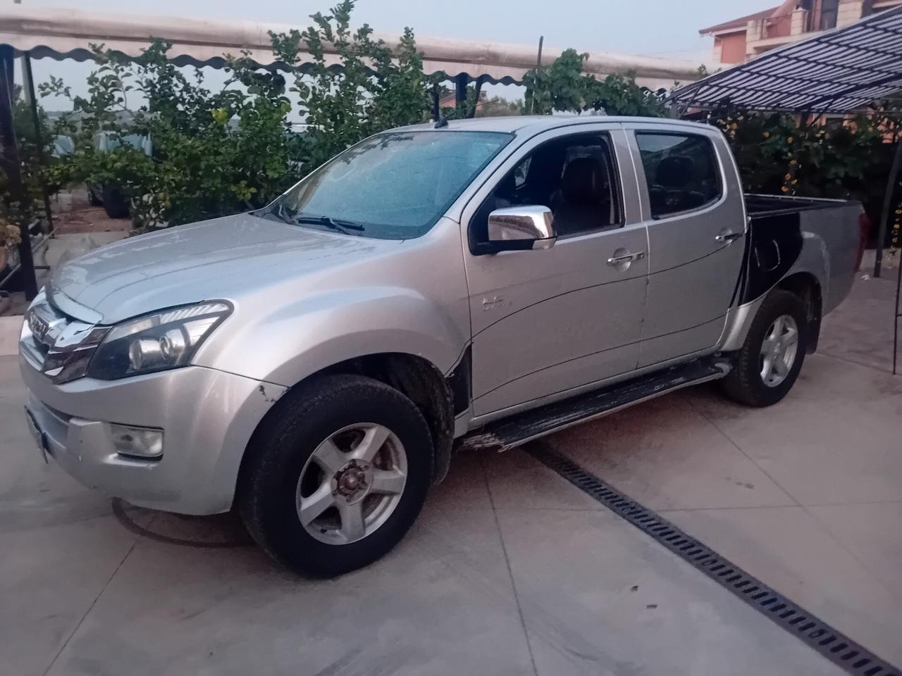 Isuzu D-Max 2.5 Crew Cab Satellite 4WD