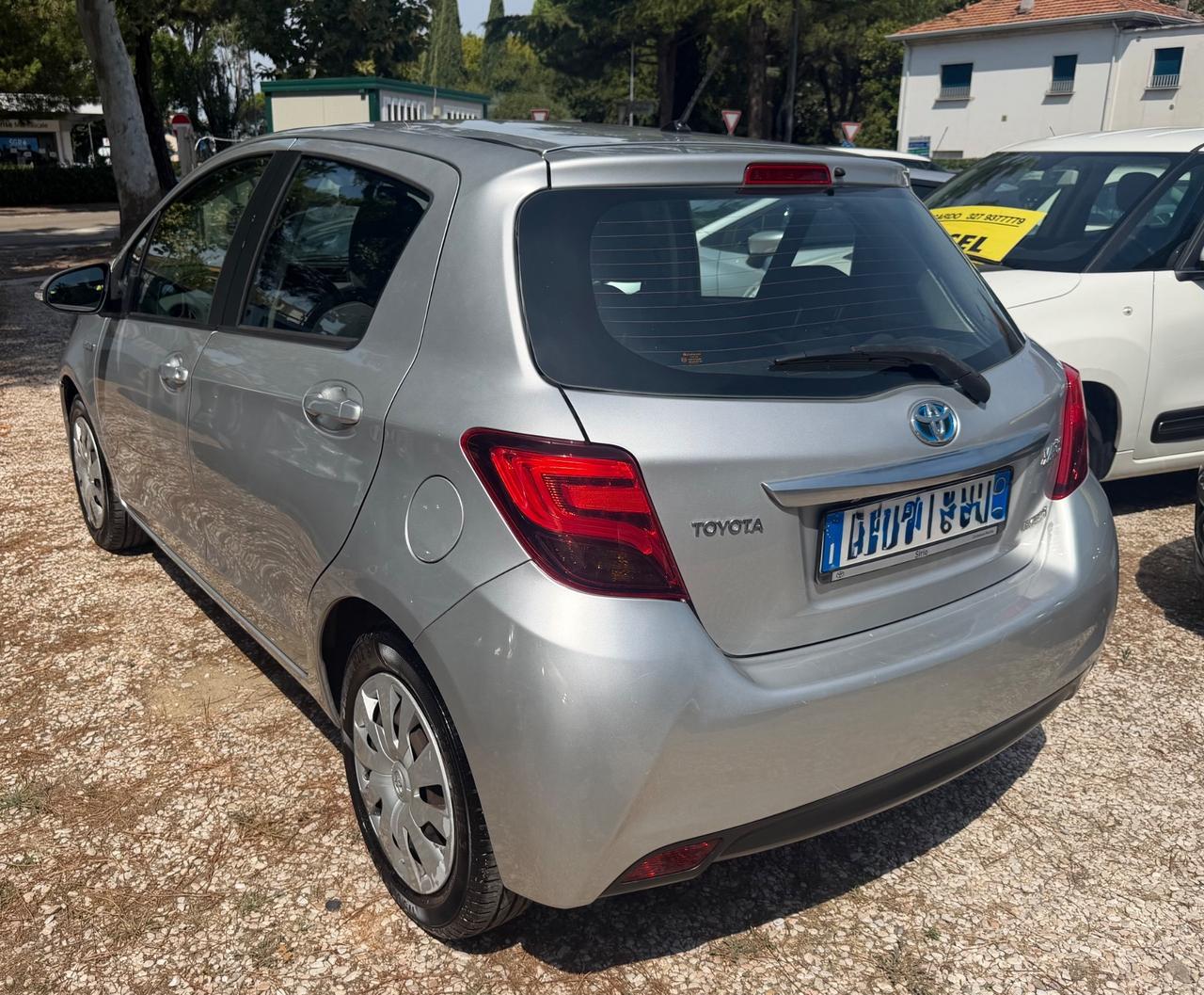 Toyota Yaris 1.5 Hybrid 5 porte Cool