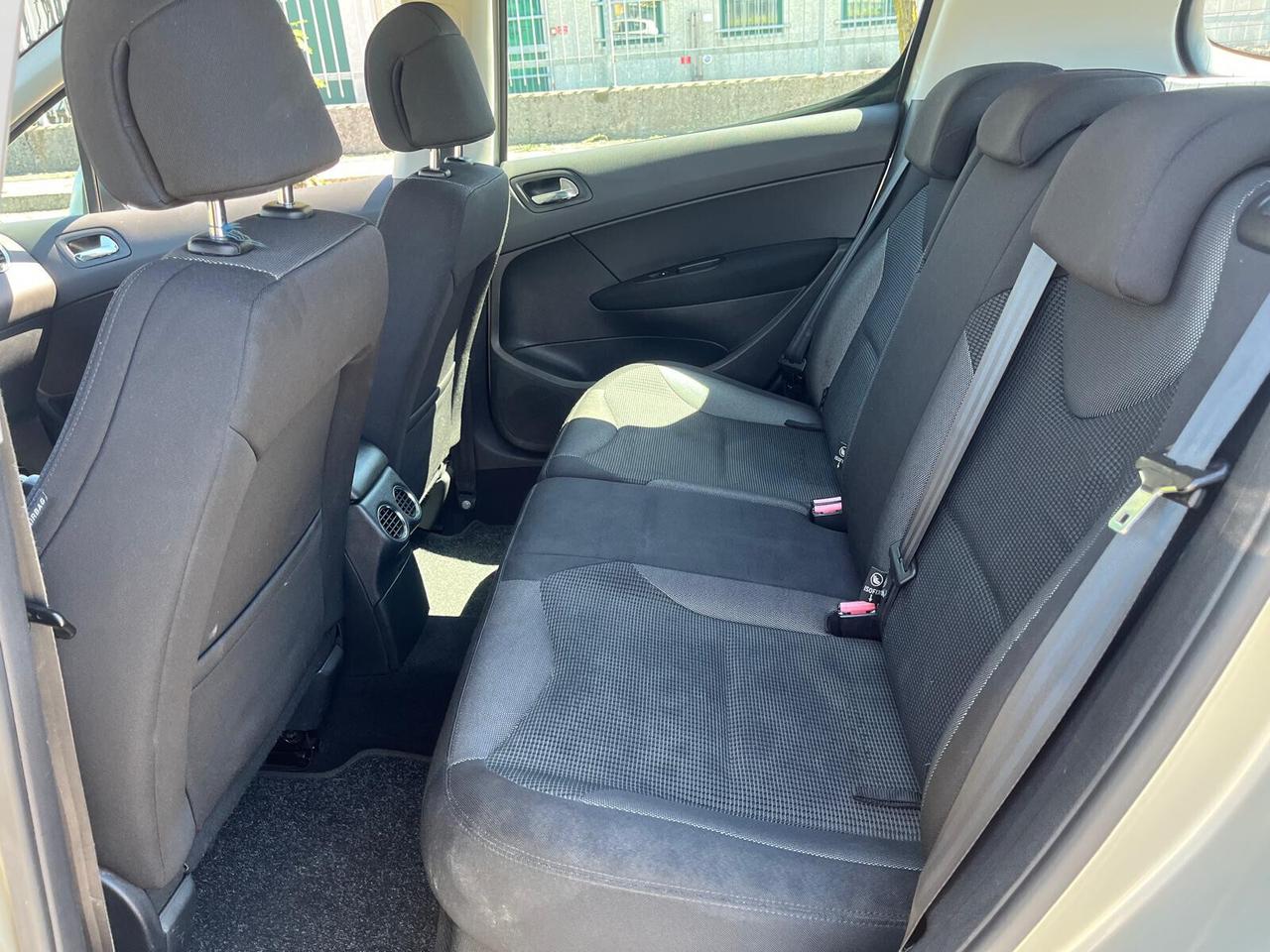 Peugeot 308 1.6 HDi 110CV 5p. Féline (6 Marce)