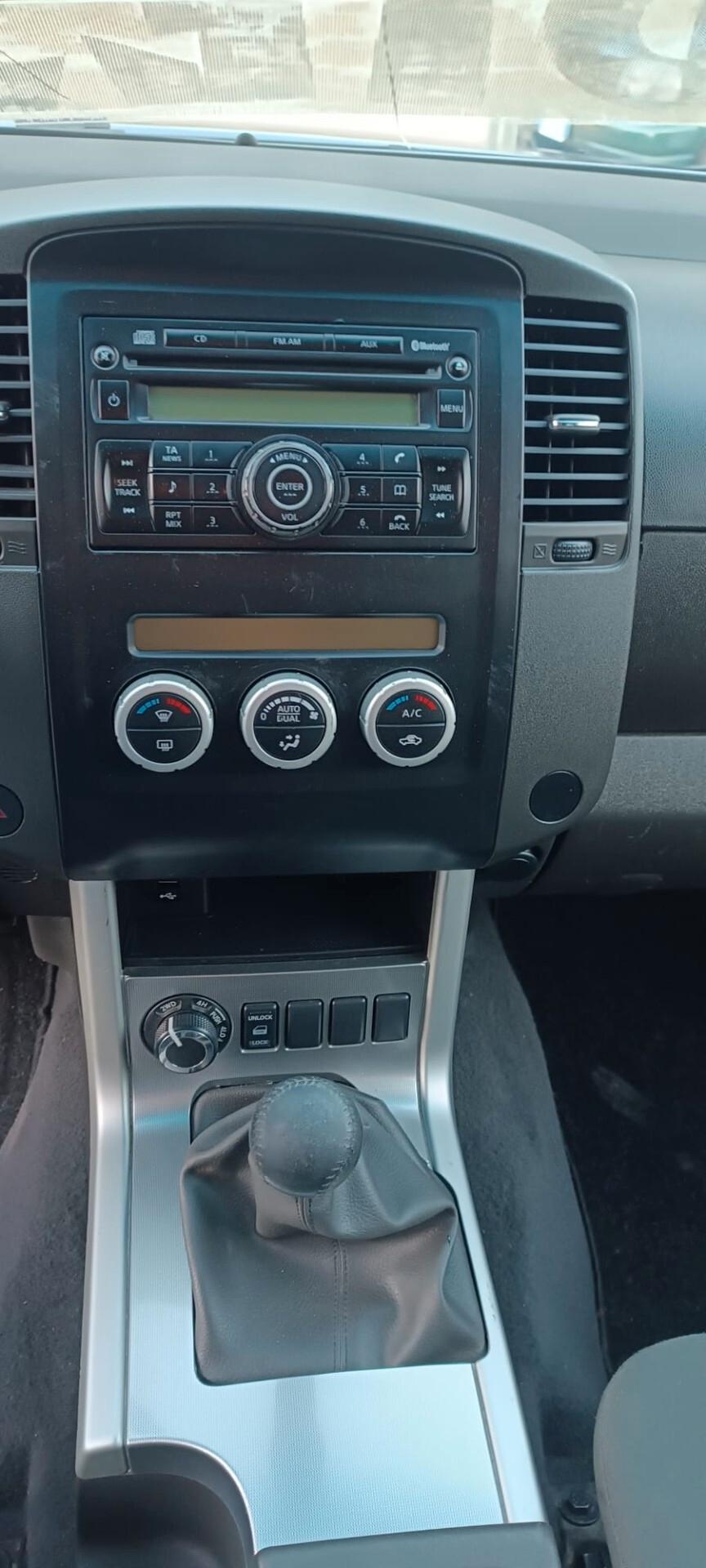Nissan Navara 2.5 dCi 190CV 4 porte Double Cab LE