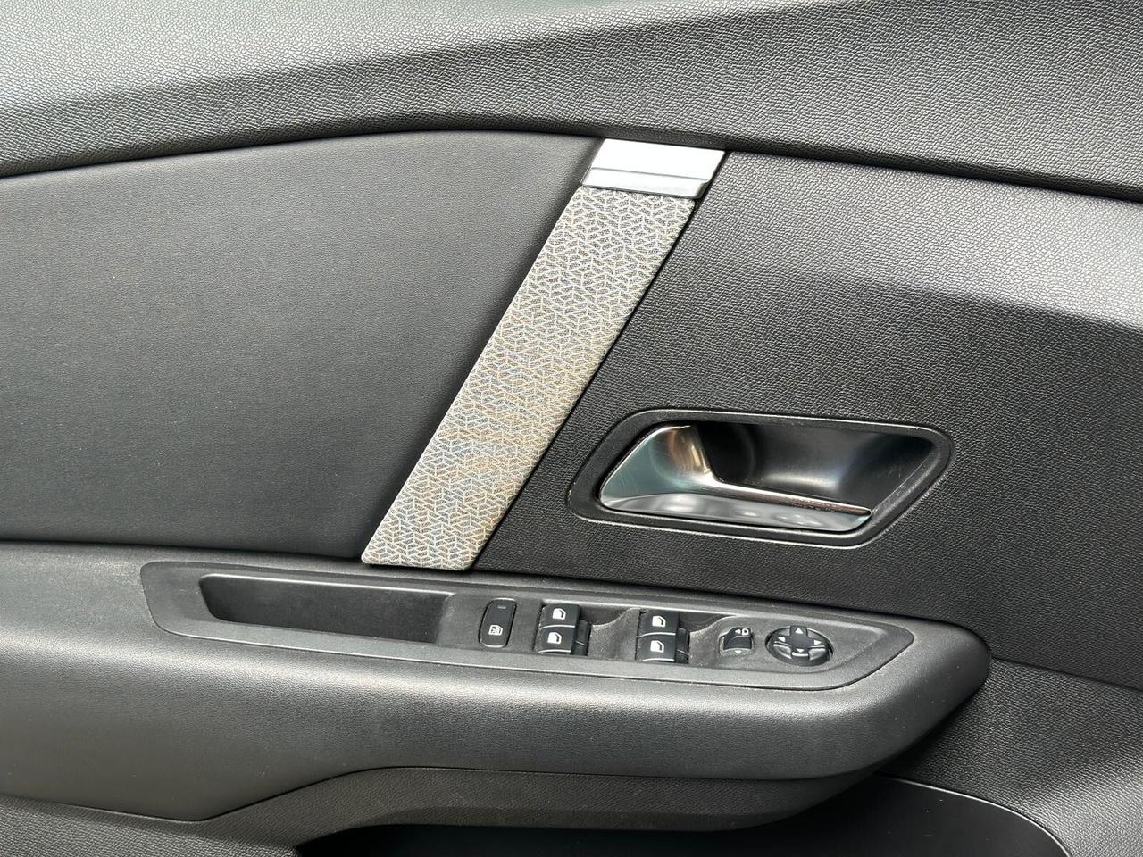 Citroen C4 BlueHDi 130CV EAT8 Shine