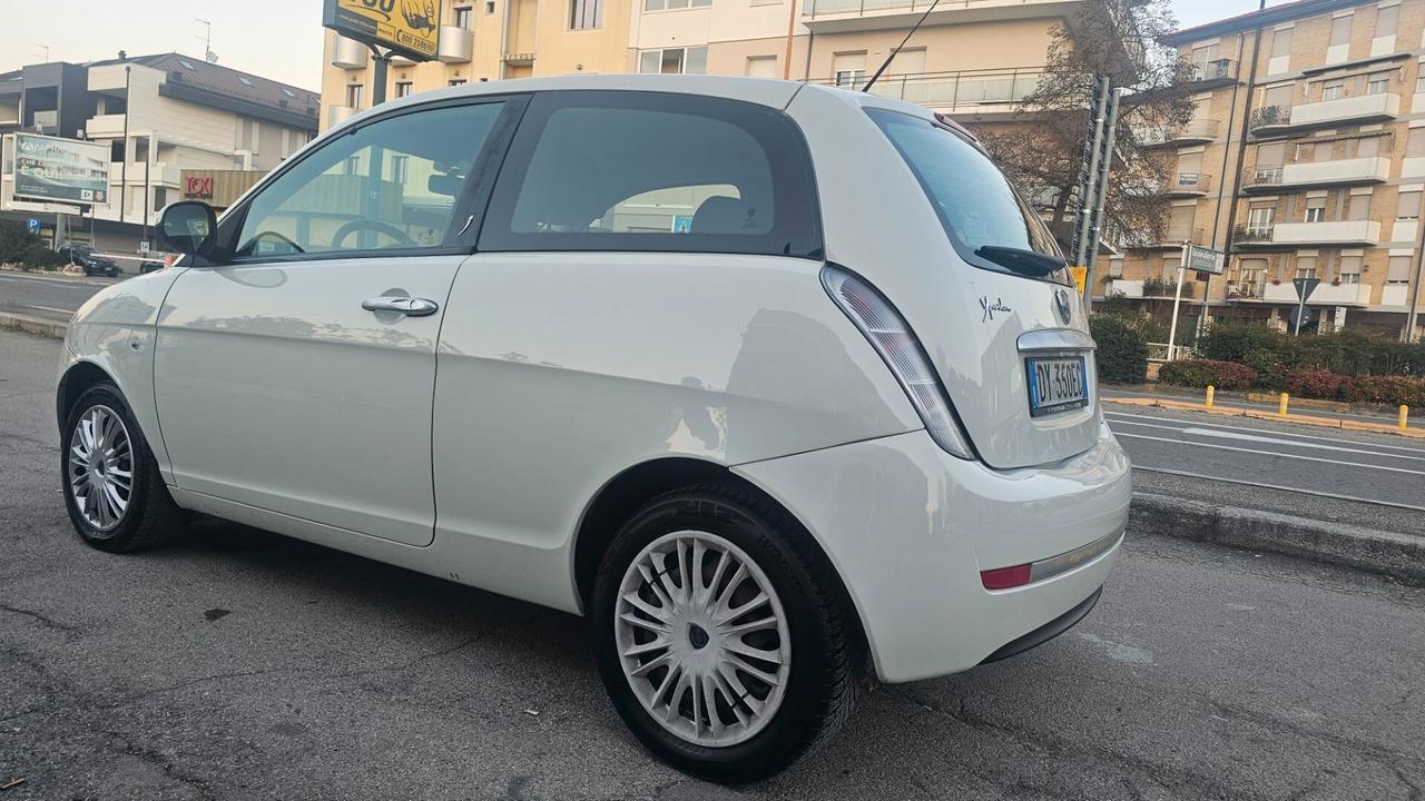 Lancia Ypsilon 1.2 Argento