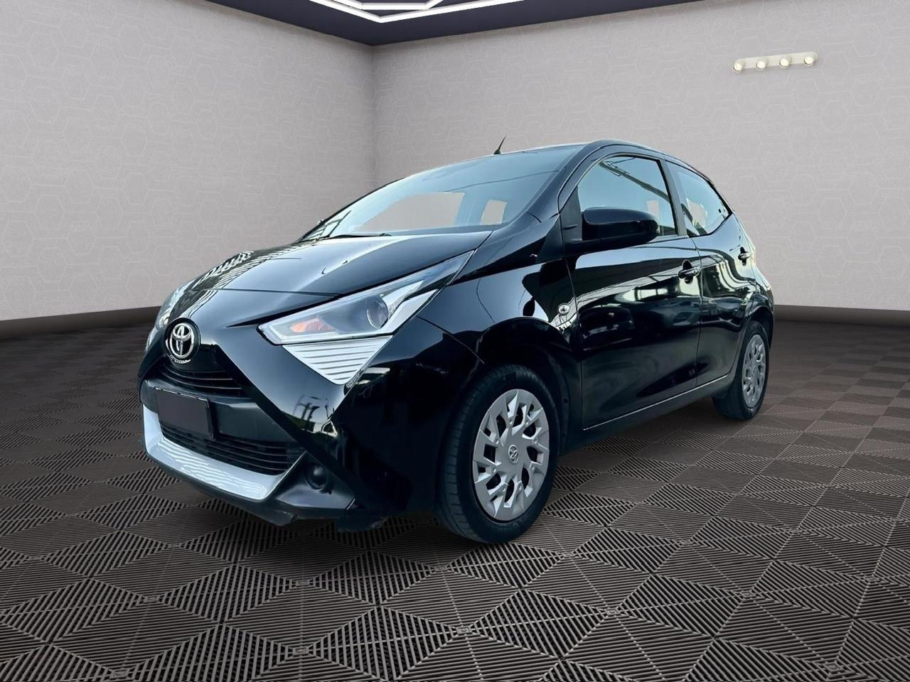 Toyota Aygo Connect 1.0 VVT-i 72 CV 5 porte x-play MMT