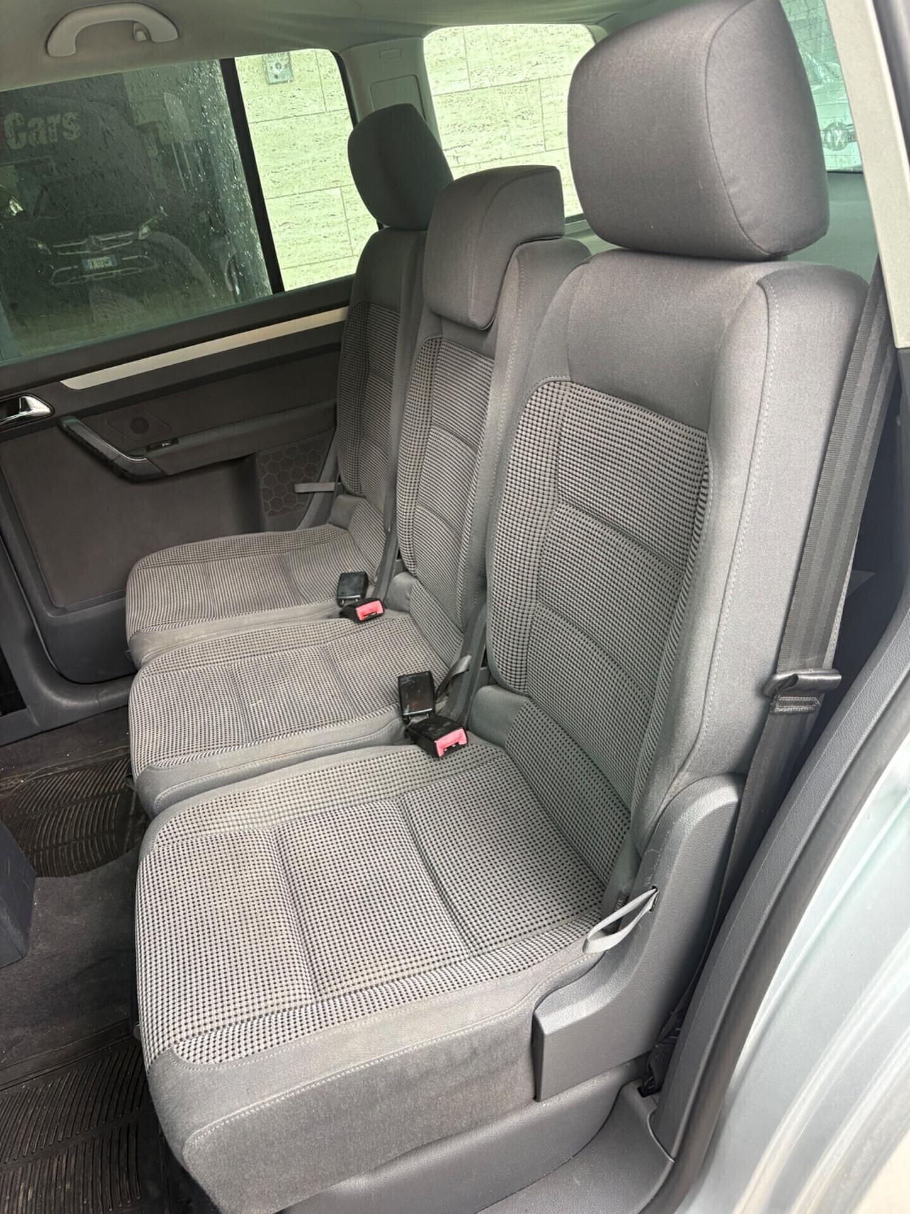 Volkswagen Touran 1.9 105CV 7 POSTI