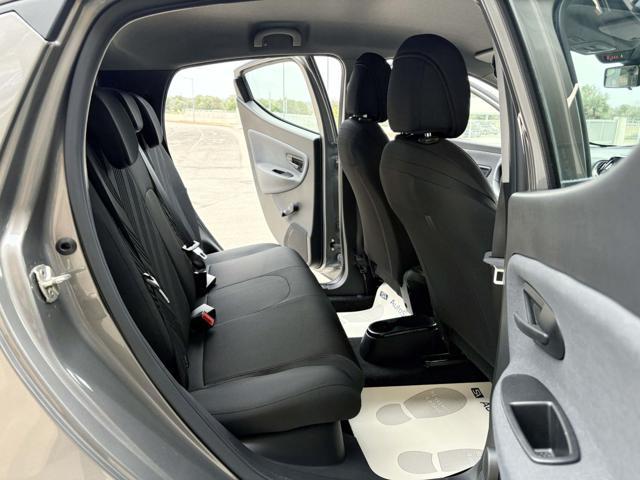 LANCIA Ypsilon 1.0 FireFly 5 porte S&S Hybrid Gold 5 posti.