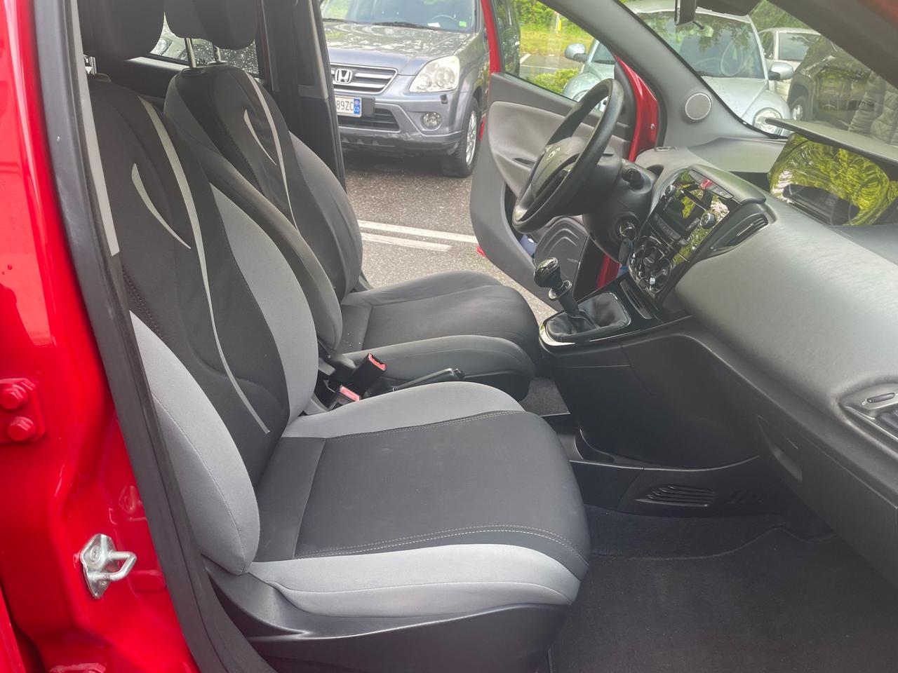 Lancia Ypsilon 1.2 69 CV 5 porte S&S*Neopatentati*