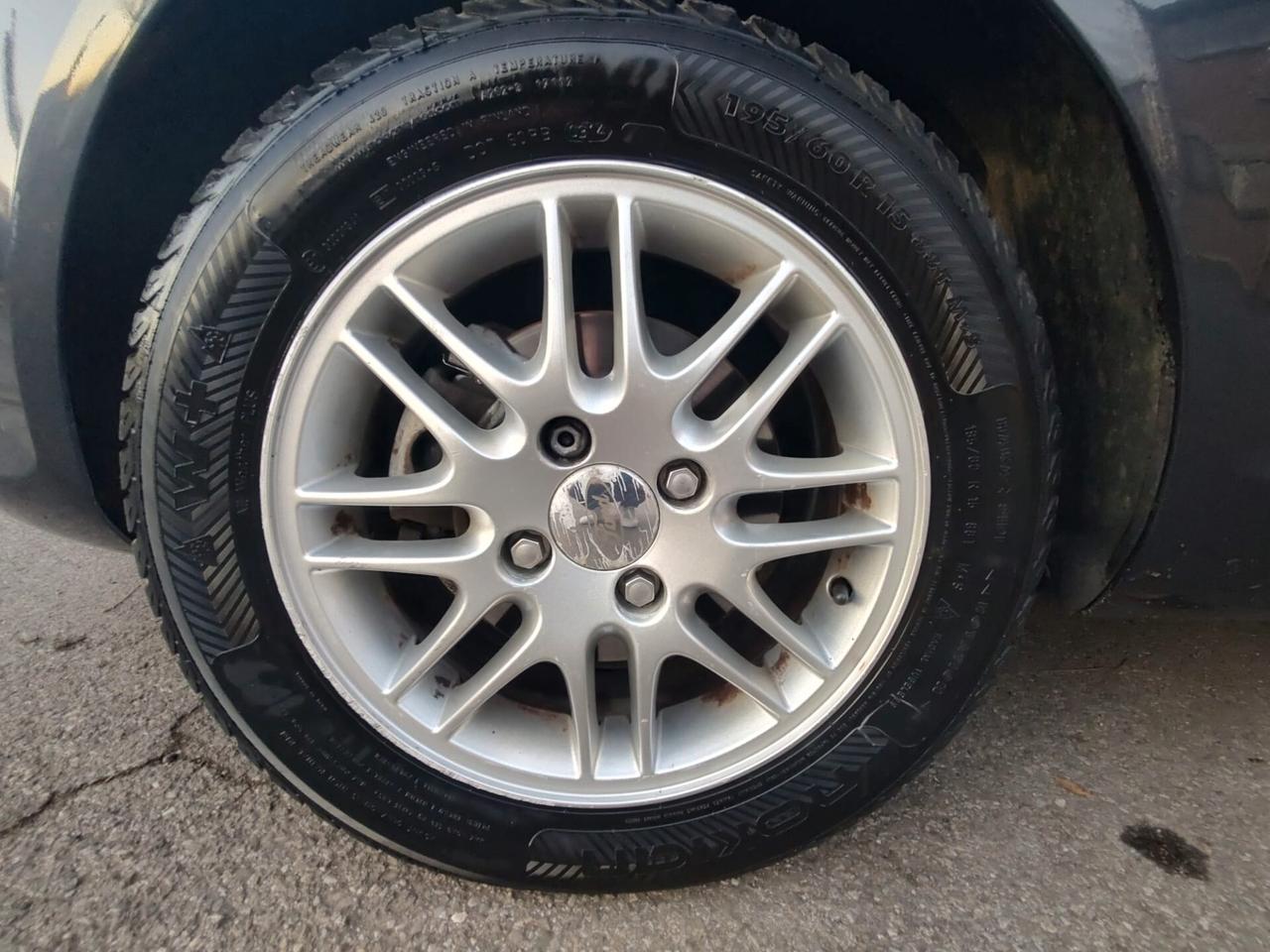 Ford Fiesta 1.4 5 porte Bz.- GPL Titanium, GARANZIA L.12 MESI, OK NEOPATENTATI