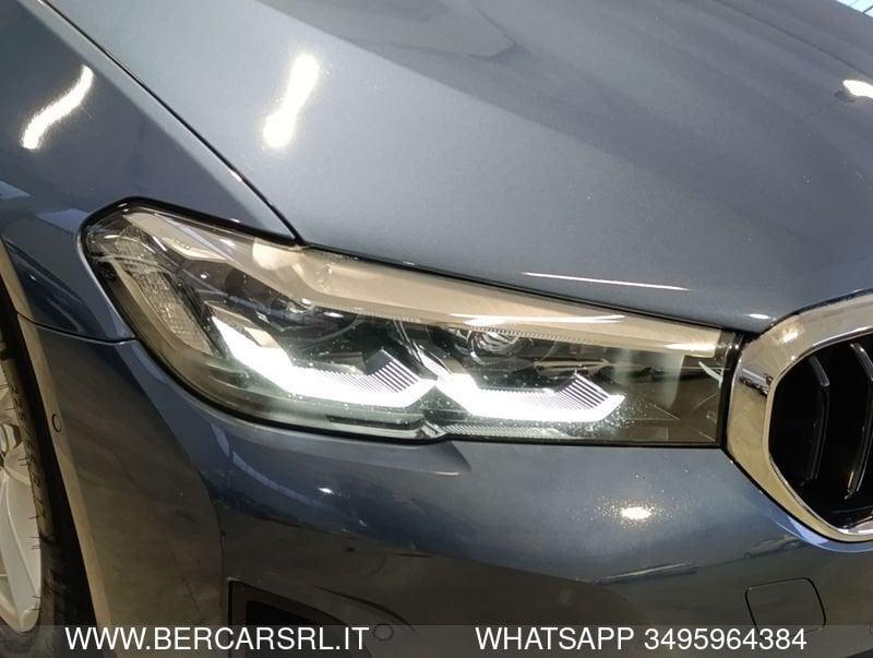 BMW Serie 5 520d 48V xDrive Business*LED*PACCHETTO LUCI*SEDILI IN PELLE*PDC*TELECAMERA*