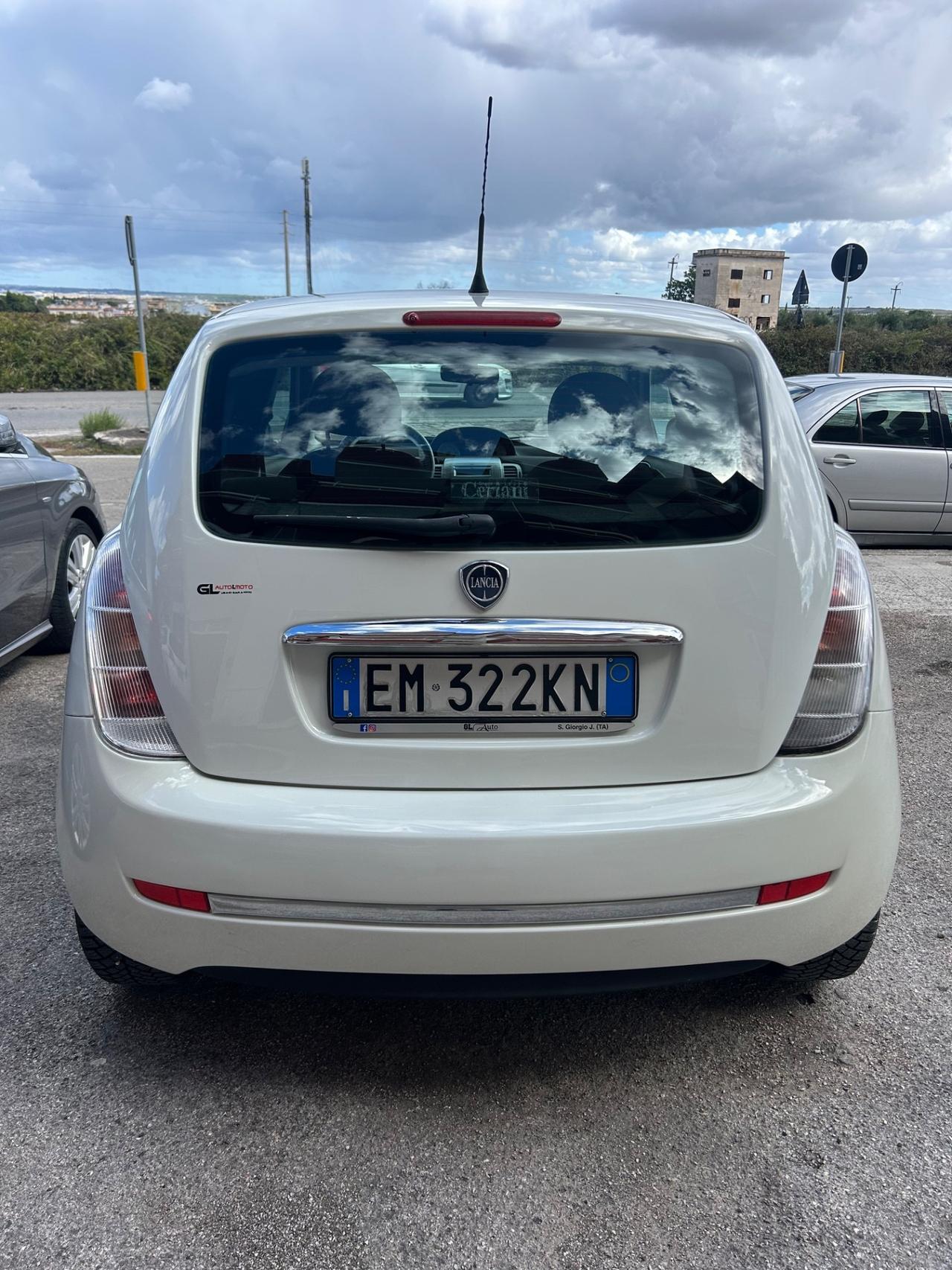 Lancia Ypsilon 1.2 69 CV Unyca