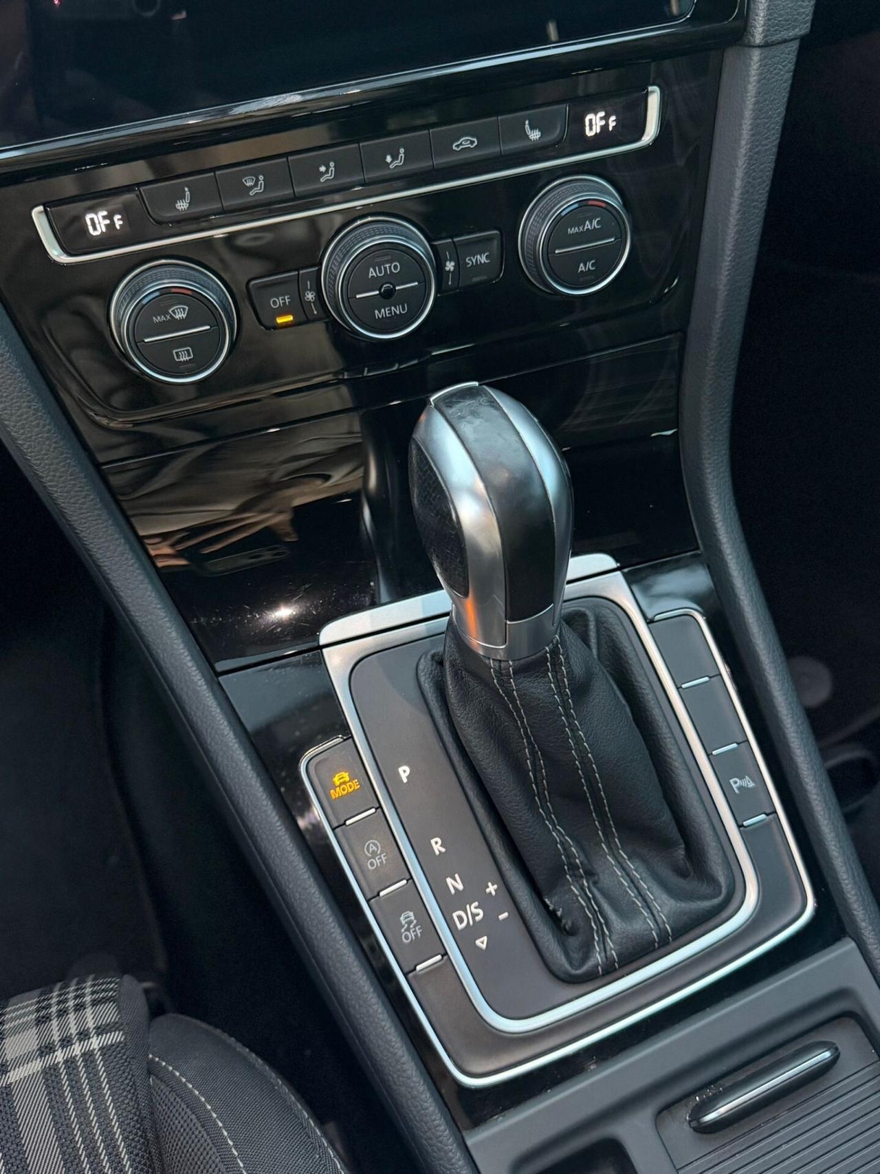 Volkswagen Golf GTD 2.0 TDI DSG 5p. BlueMotion Technology