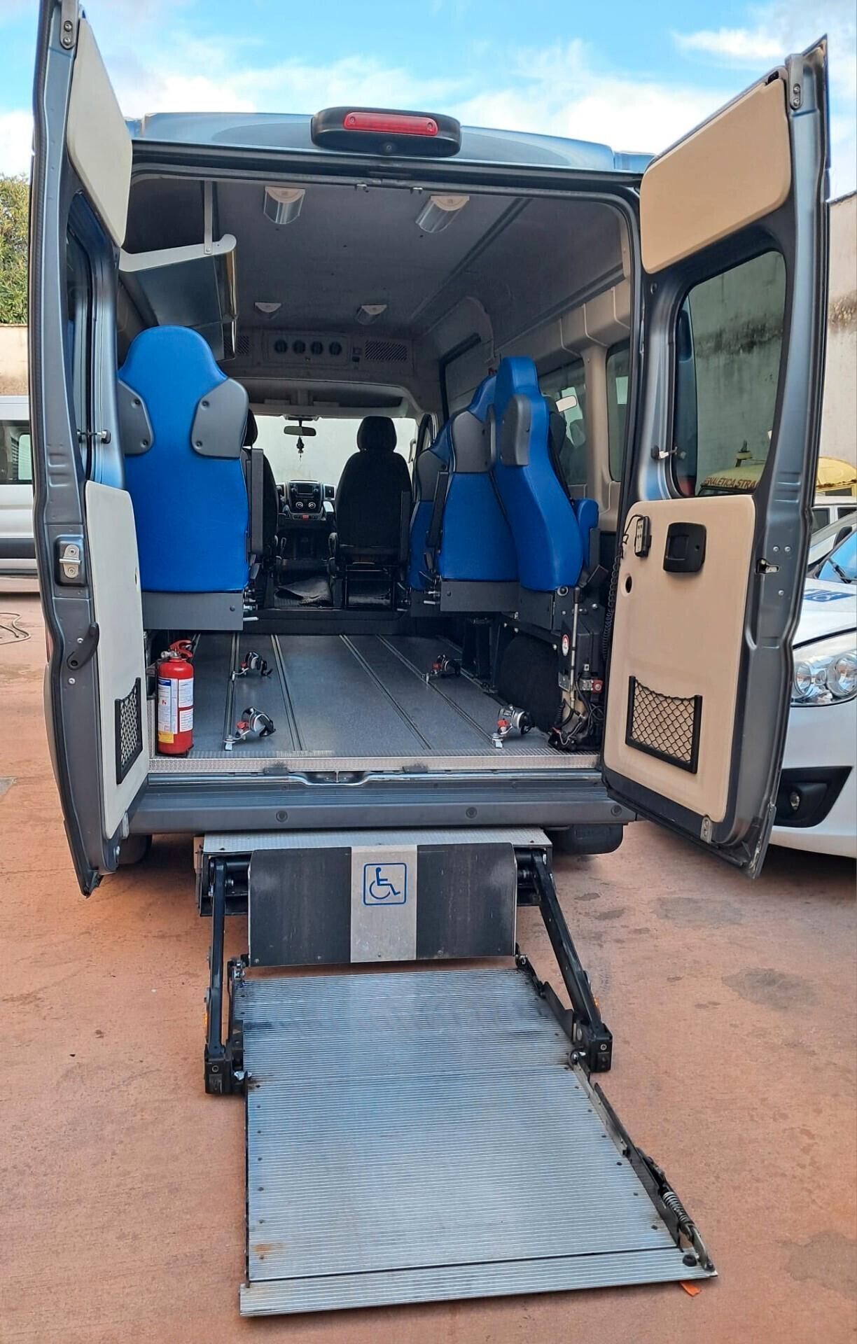 Fiat Ducato Maxi 9 POSTI TRASPORTO DISABILI 5 CARROZZINE PEDANA ELETTROIDRAULICA