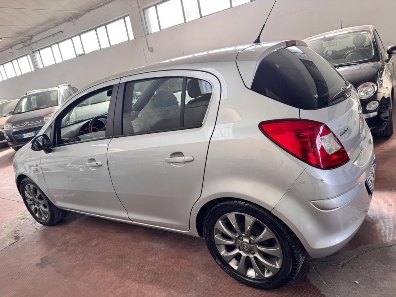 Opel Corsa 1.2 80CV 5 porte GPL-TECH Edition