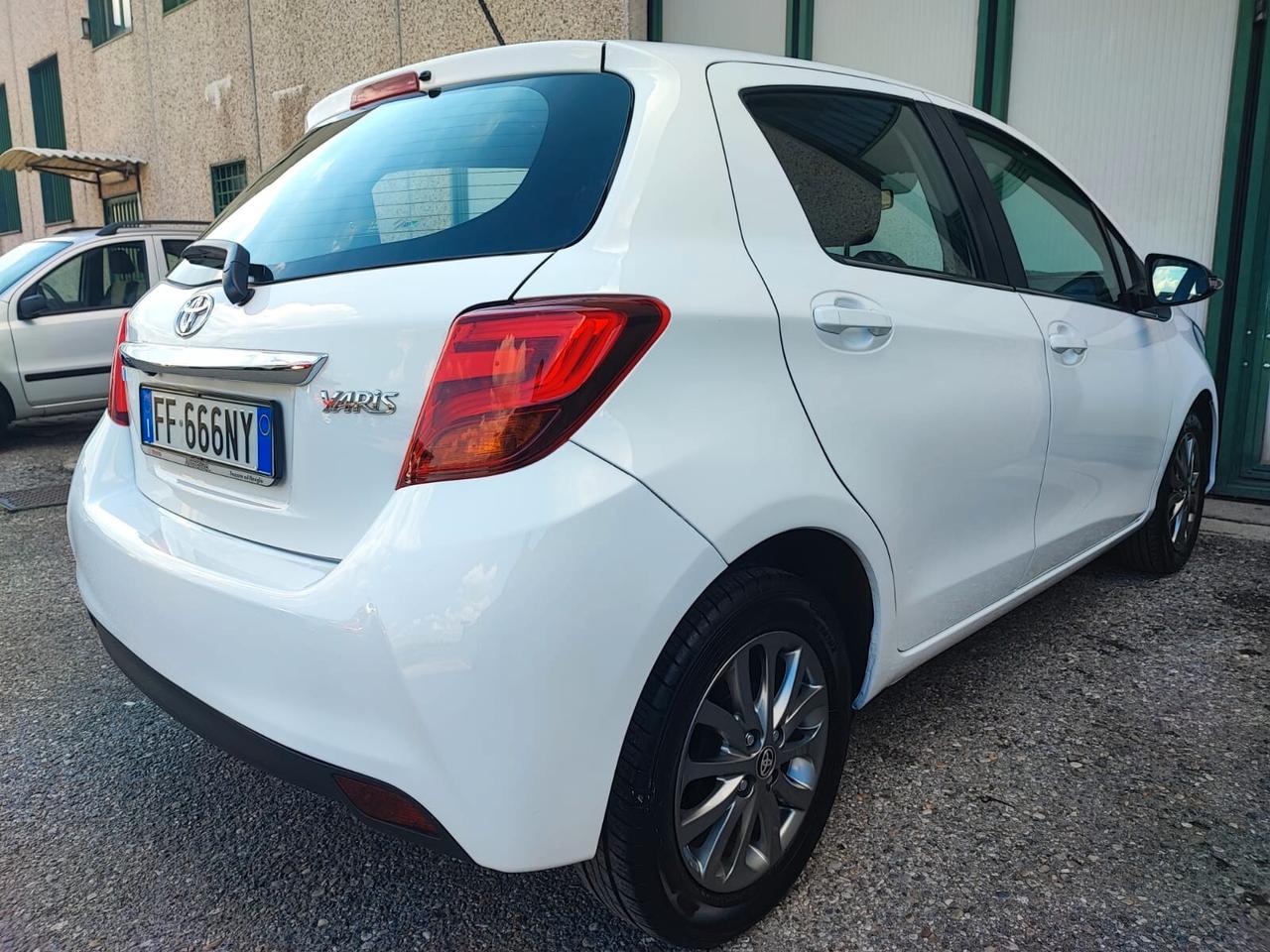 Toyota Yaris 1.0 BENZINA NEOPATENTATI 2016 5 PORTE