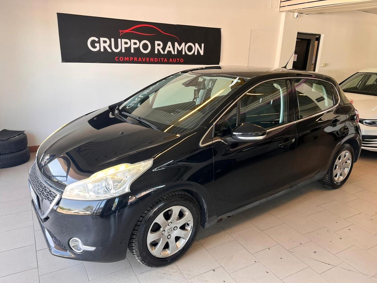 Peugeot 208 1.6 e-HDi 115 CV Stop&Start 5 porte Allure