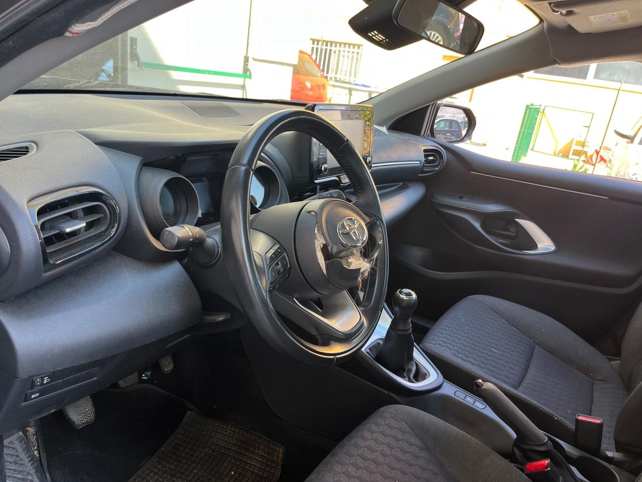 Toyota Yaris 1.0 benzina. INCIDENTATA