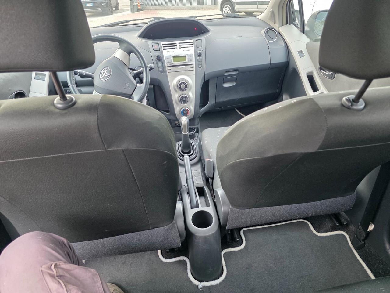 Toyota Yaris 1.0 5 porte