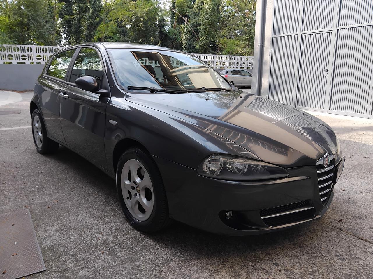 Alfa Romeo 147 1.6 garanzia