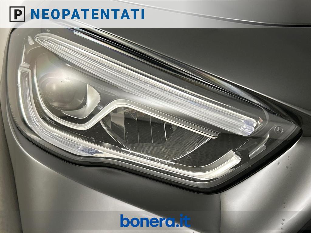 Mercedes GLA 180 180 D Premium 8G-DCT