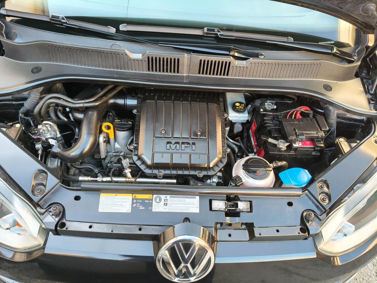 VOLKSWAGEN UP 1000 A METANO FULL OPTIONAL