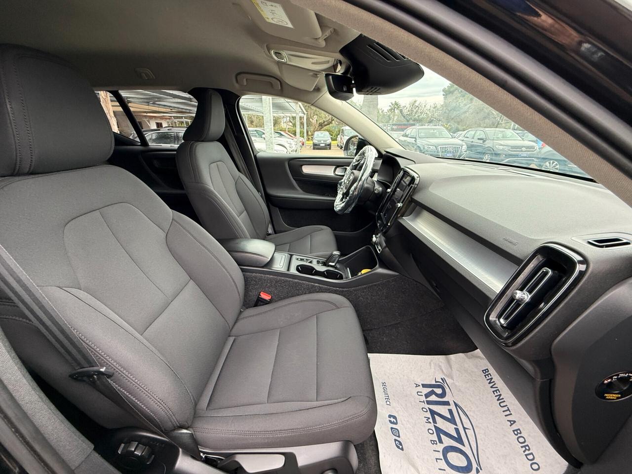 Volvo XC40 D3 AWD Geartronic Momentum MY21