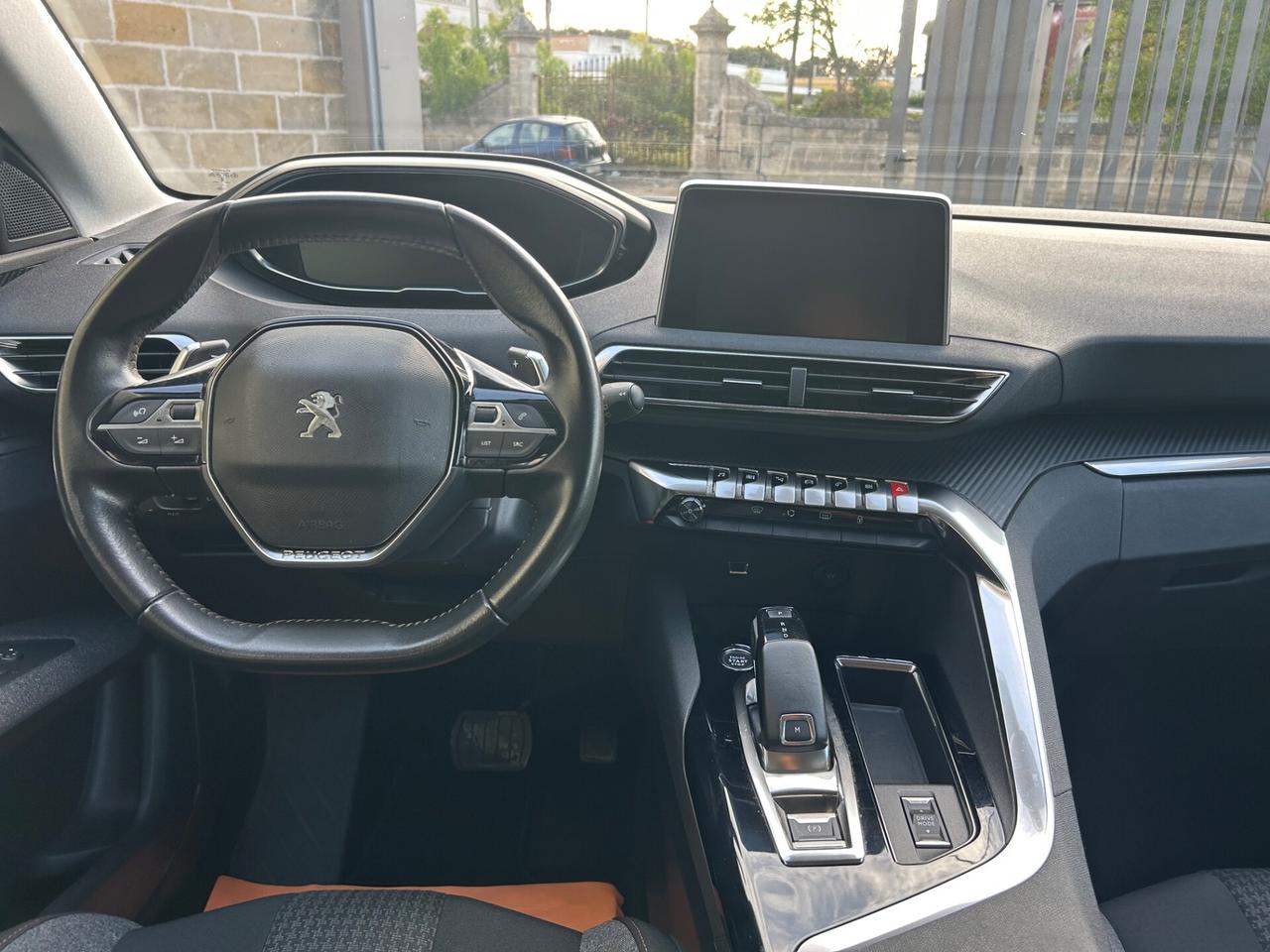 Peugeot 3008 BlueHDi 130 S&S EAT8 Active Pack