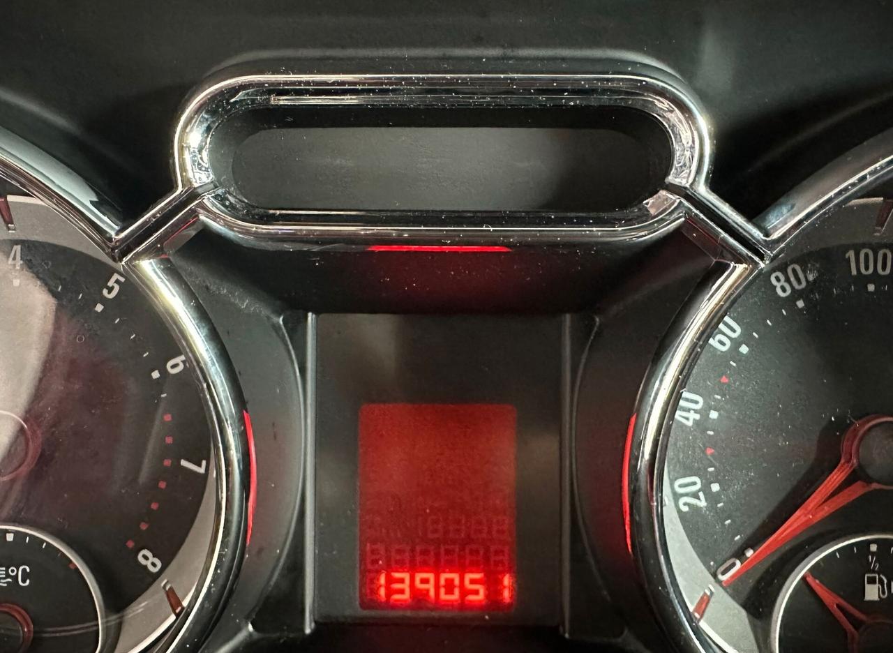 Opel Adam 1.2 70 CV White-Black Link