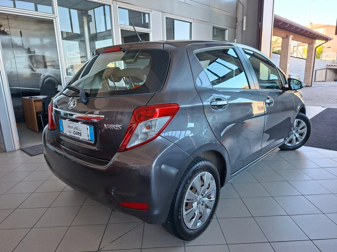 Toyota Yaris 1.0 5 porte Active