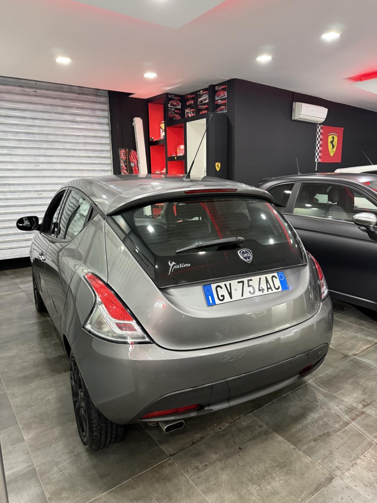 Lancia Ypsilon 1.2 69 CV 5 porte Gold