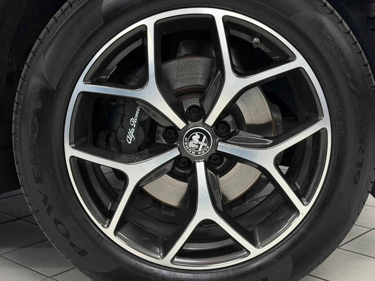 Alfa Romeo Stelvio 2.0 T 200 CV SPRINT CERCHI 19" AT8 Q4 TAGLIANDATA